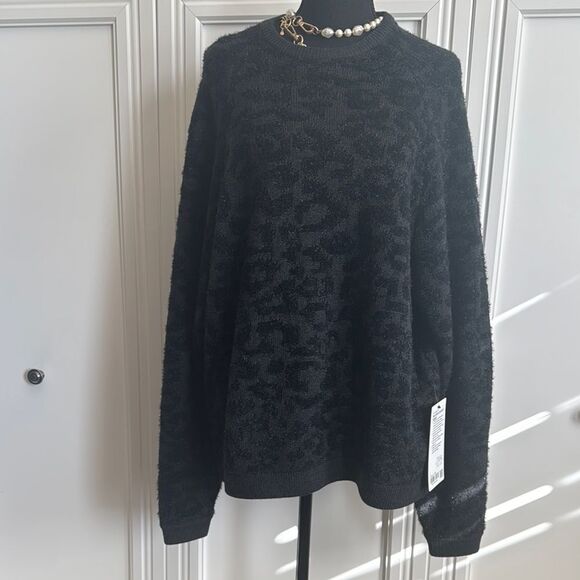 Lululemon‎ Athletica Black Jacquard Wool Blend Crew Neck Sweater Plush Texture - Picture 2 of 4